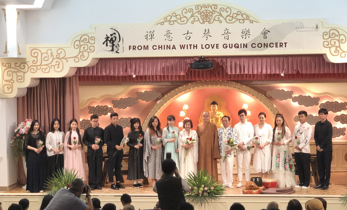 刘佳佳随赵家珍美国巡演